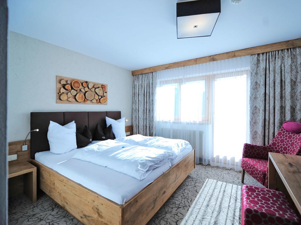 Hotel Roeck Garni Fiss Exterior photo