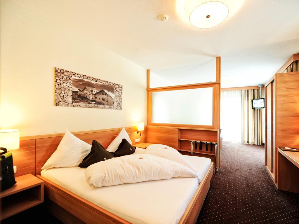 Hotel Roeck Garni Fiss Exterior photo