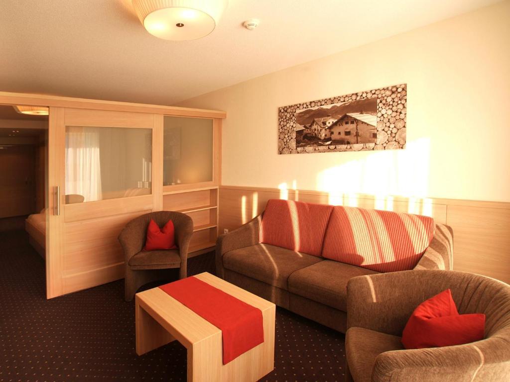 Hotel Roeck Garni Fiss Room photo