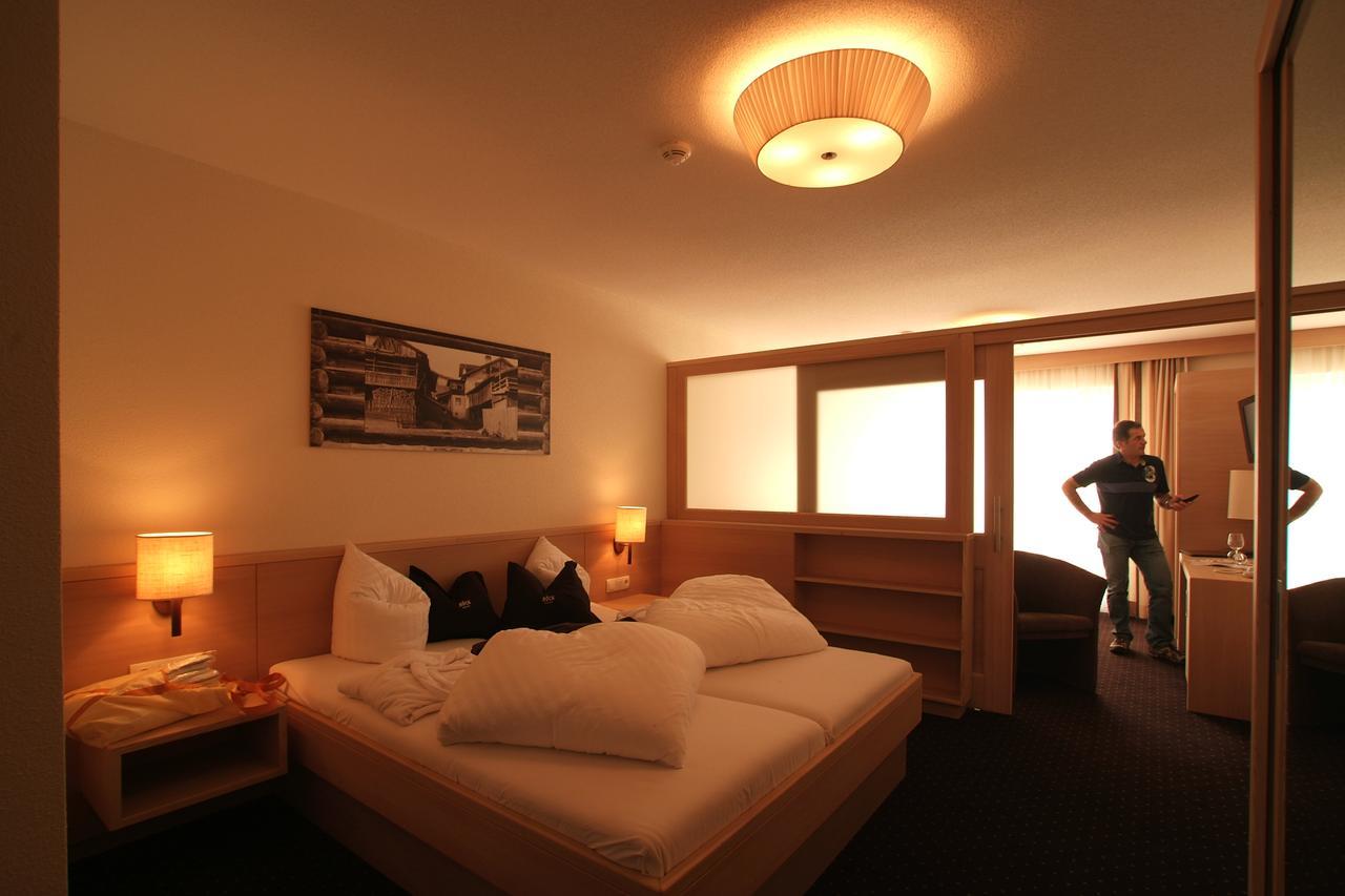 Hotel Roeck Garni Fiss Exterior photo